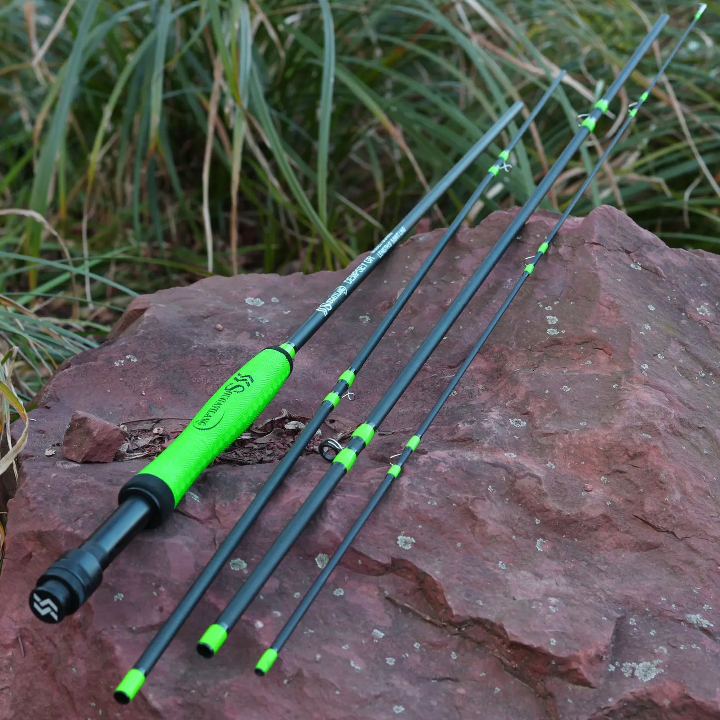 Sougayilang 2.7M UltraLight Fly Fishing Rod 9ft for 5/6wt 4 Sections Freshwater Fly Fishing Rods for Trout Salmon Fishing Tackle